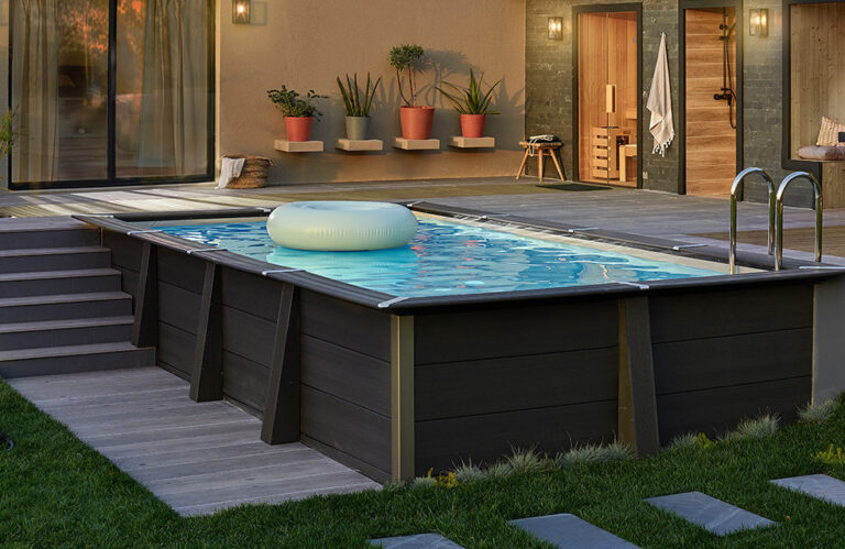 Piscinas desmontables de acero en jardín amplio, diseño resistente y duradero